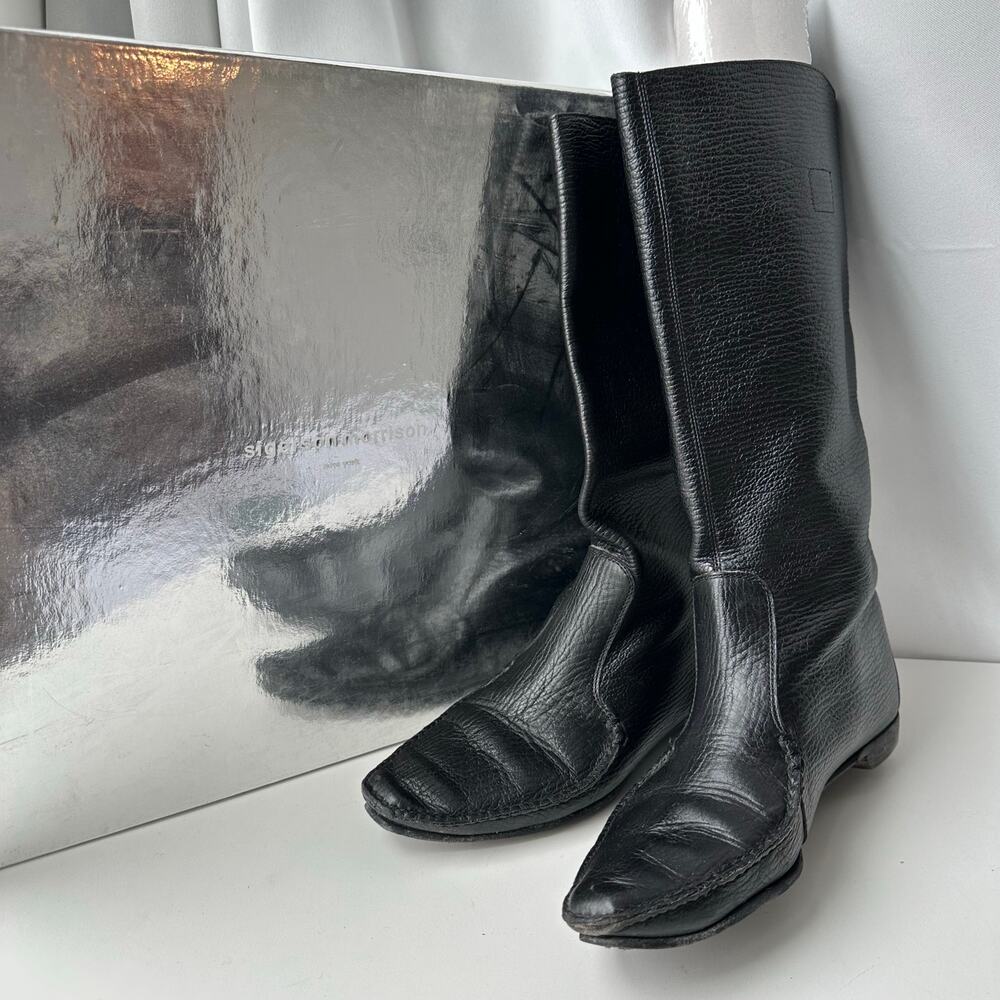 Sigerson Morrison 10 Black Leather Mid Calf Boot- Flat Pointed Toe- Quiet Luxury